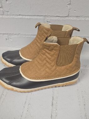 JBU Quilted Waterproof Duck Boots in Tan and Black.  New